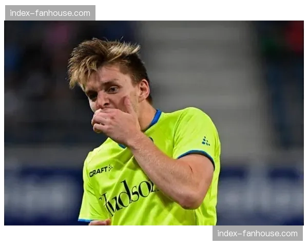 专访兰斯队长福克特：一名边后卫的传中秘诀与数据分析习惯