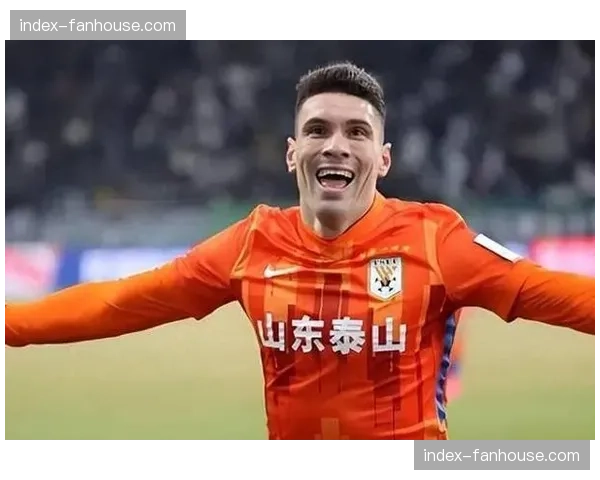 山东泰山与中场核心莫伊塞斯完成一年续约